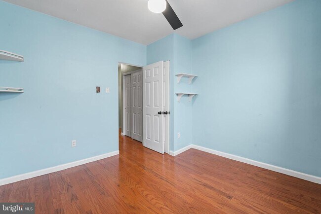 Building Photo - 2336 S Carlisle St