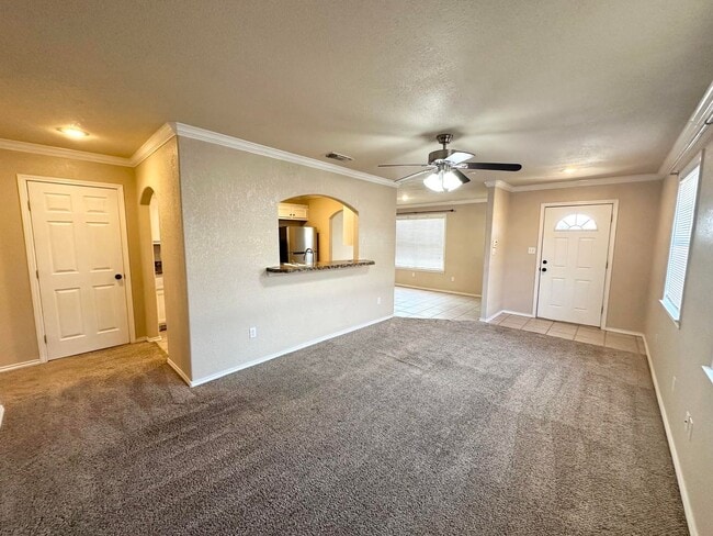 Building Photo - 2 Bedroom 1 Bathroom For Rent