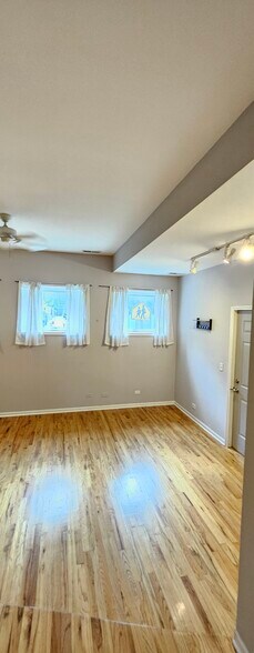 Building Photo - 529 N Ashland Ave