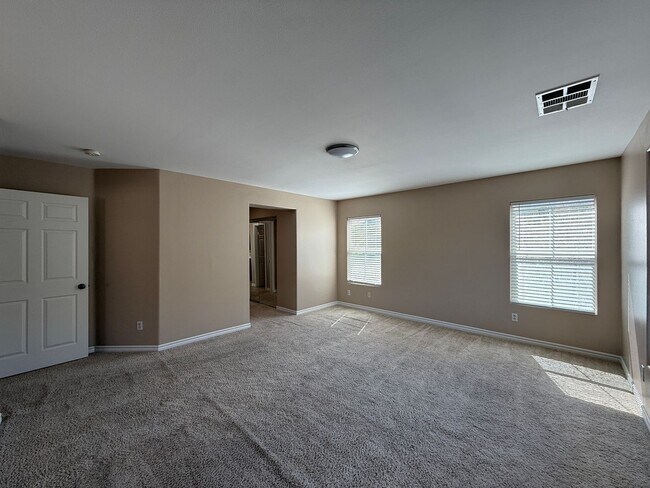 Building Photo - Ana Verde 3 bedroom