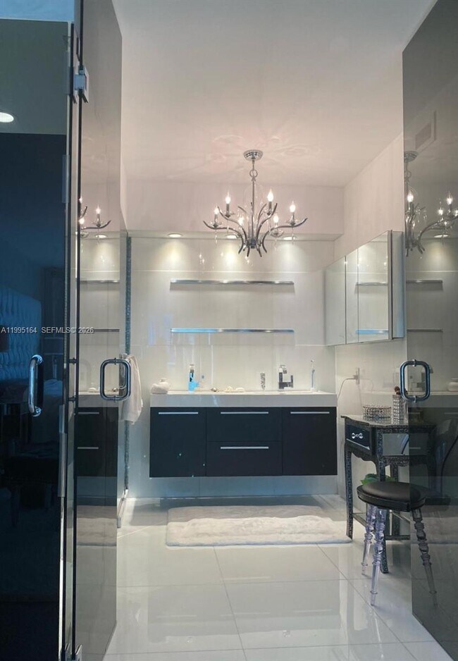 Building Photo - 2301 Collins Ave