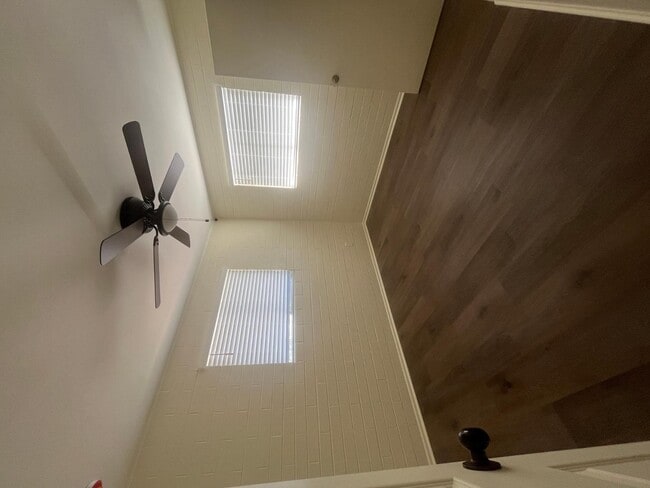 Building Photo - 499 S 2nd St