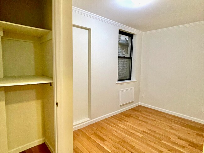 Building Photo - 239 Henry St