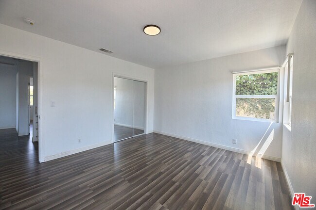Building Photo - 1416 Helen Dr