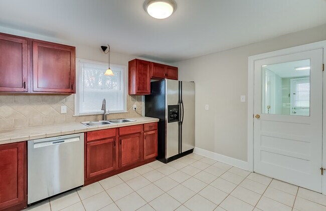 Building Photo - 396 Chilesburg Rd