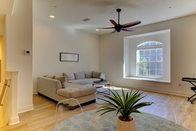 Building Photo - 7233 101st Ln