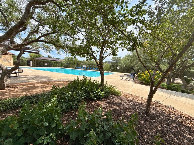 Building Photo - 56 Medici