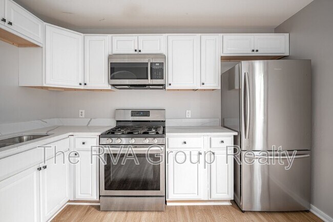 Building Photo - 712 Hill Top Dr