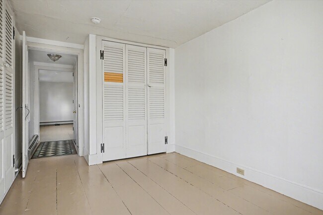 Building Photo - 739 Sergeantsville Rd