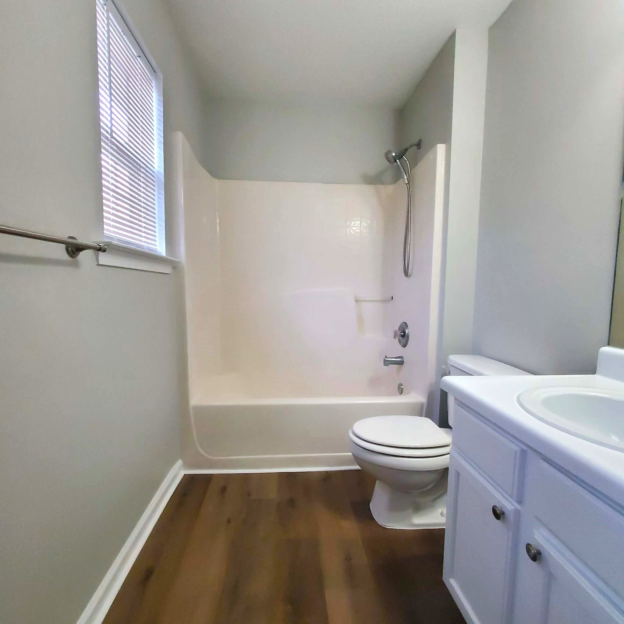 Building Photo - 300 Cottonwood Creek Cir