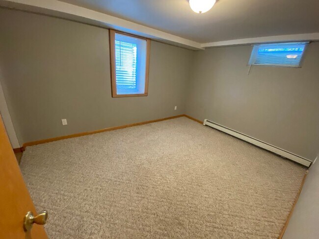 Building Photo - Charming 3-Bed, 2-Bath Home in North Fargo