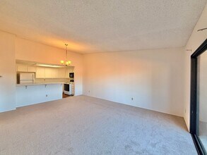 Building Photo - Spacious 1-Bedroom Condo with Garage!