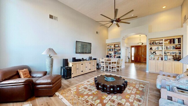 Building Photo - Move in Special Luxury 4 bedroom 4.5 bathr...