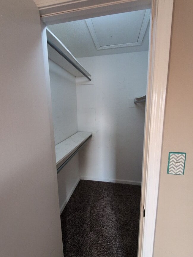 Building Photo - 1319 Chucker Dr