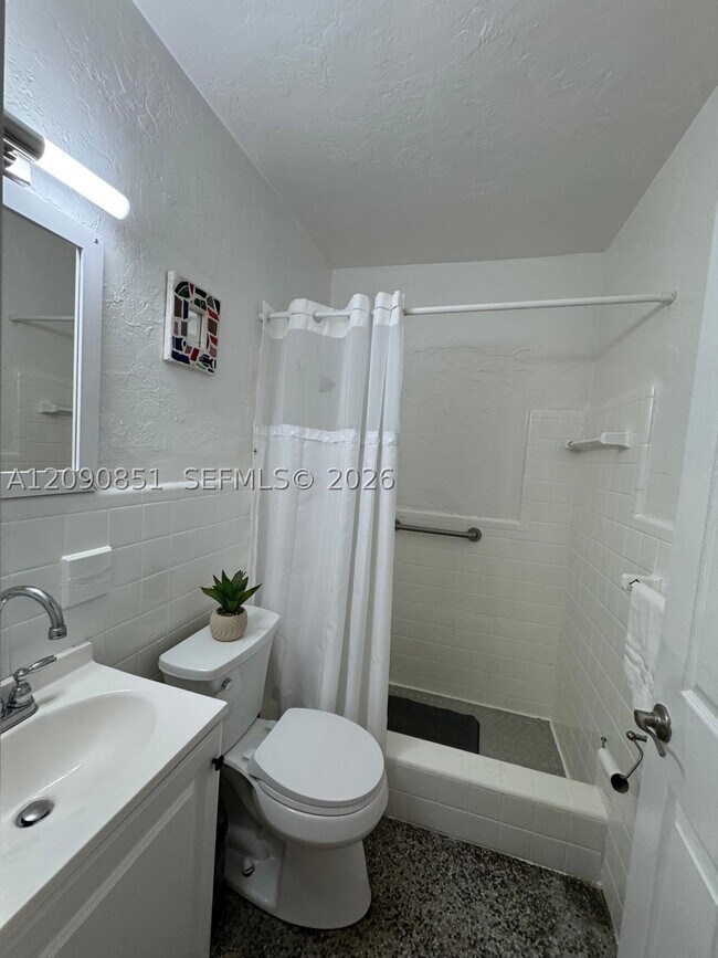 Building Photo - 1416 SW 27th St