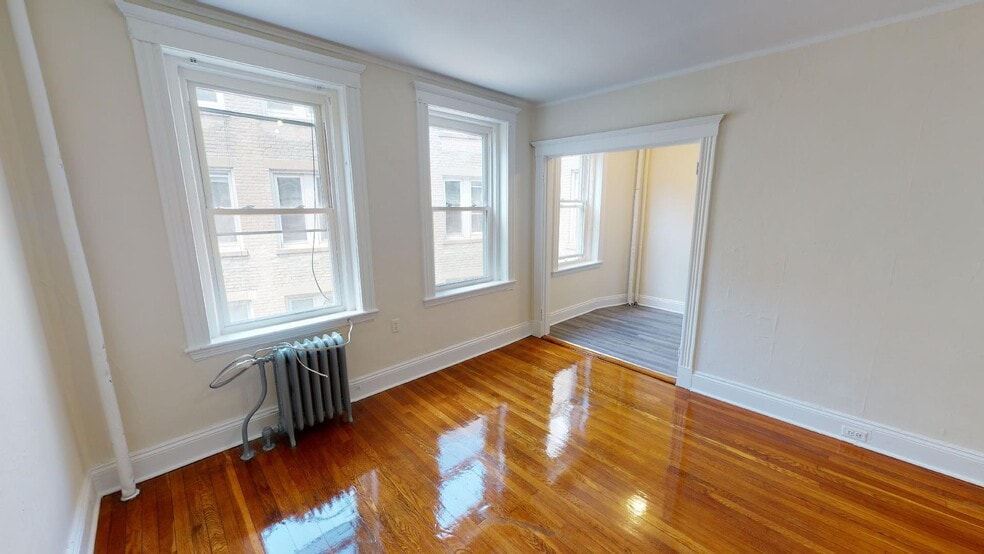 Building Photo - 231 Park Dr