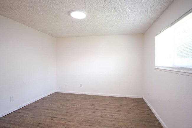 Building Photo - Cozy 3-Bedroom, 2-Bath Home