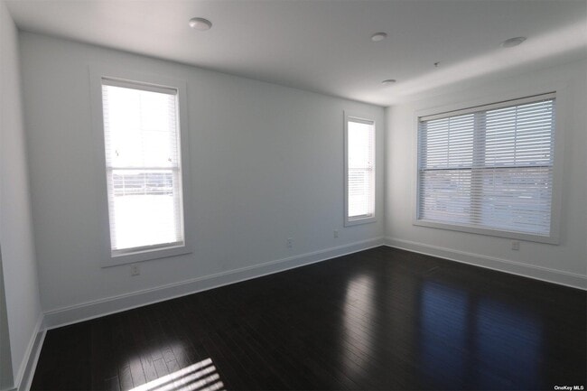 Building Photo - 516 Marina Pointe Dr
