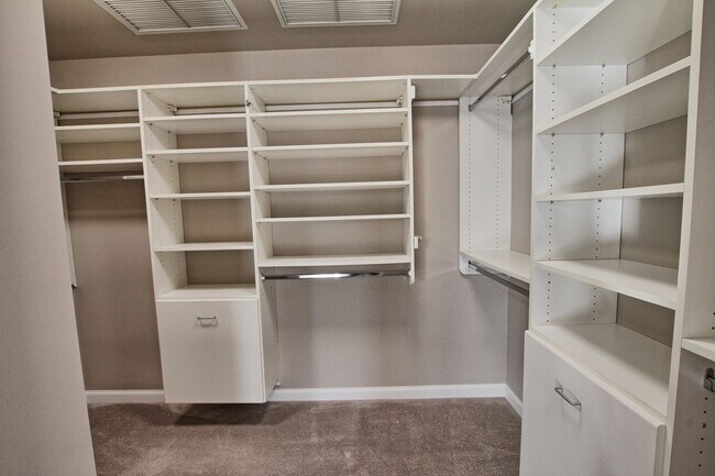 Building Photo - 2400 E Cherry Creek S Dr