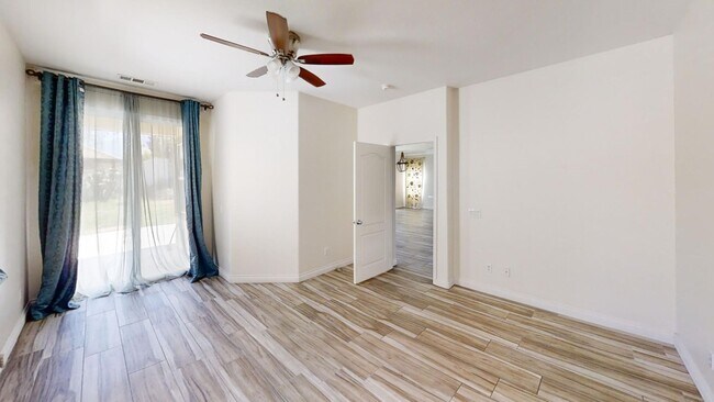 Building Photo - 4 bedroom 3 bath Fairway Canyon Home