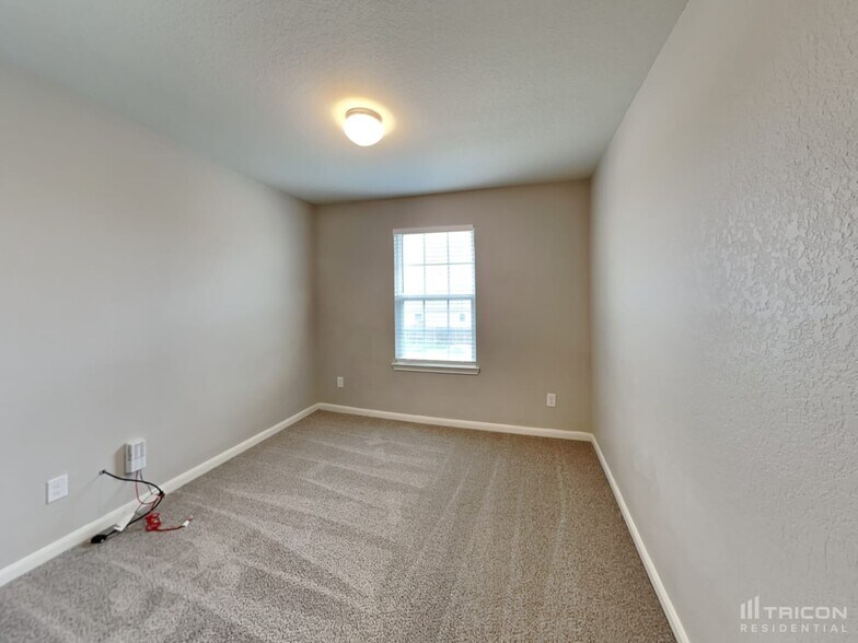 Building Photo - 7310 Canyon Lgt