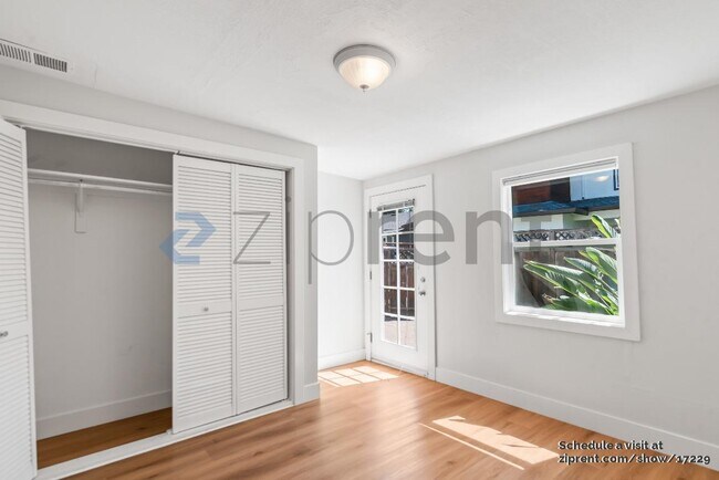 Building Photo - 96 Loyola Ave