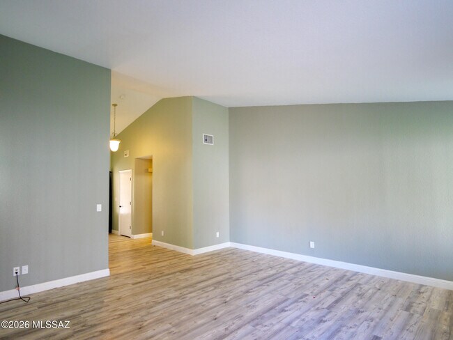 Building Photo - 9599 E Dunnigan Dr