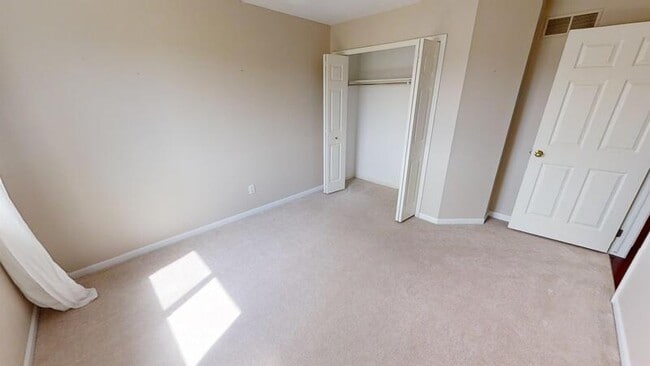 Building Photo - 292 Sandrock Ct