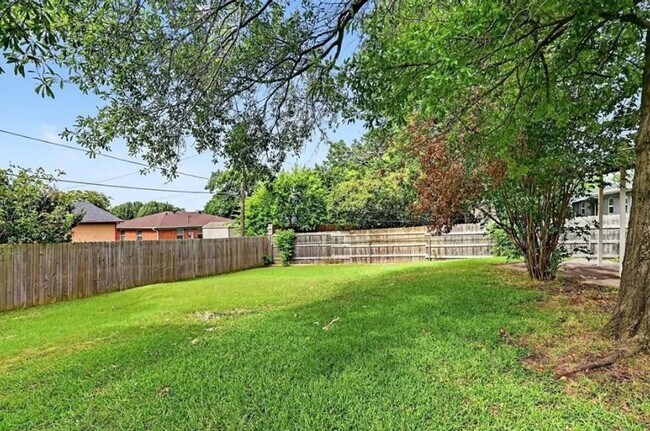 Building Photo - Charming 3BR House in Sherman