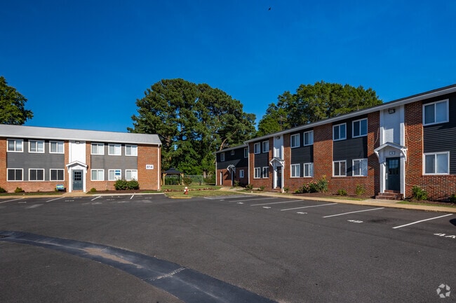 Building Photo - Peninsula Pointe Apartments