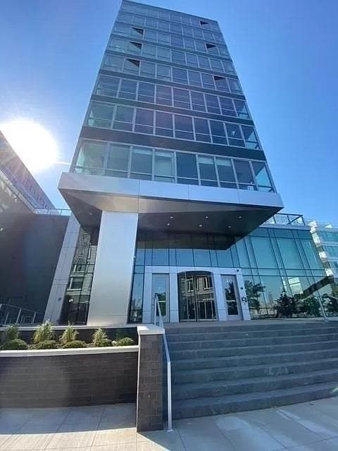 900 Avenue At Port Imperial