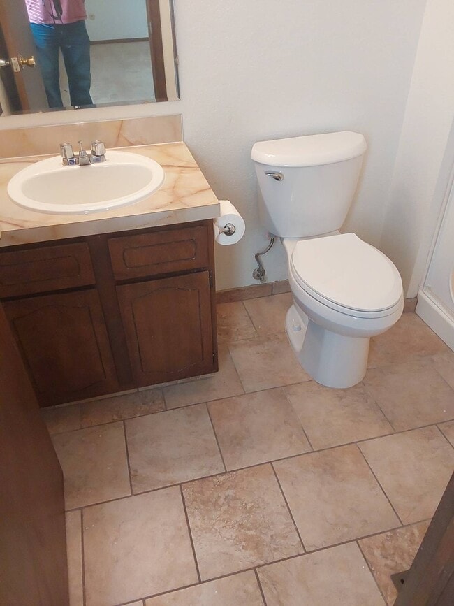 Building Photo - 909 44th Ave Ct