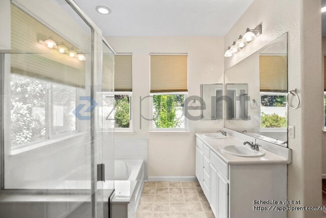 Building Photo - 1198 Saratoga Pl