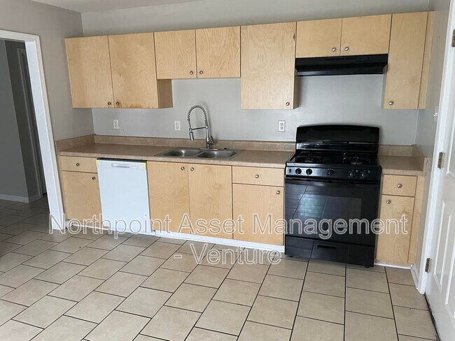 Building Photo - 1520 Andrew St