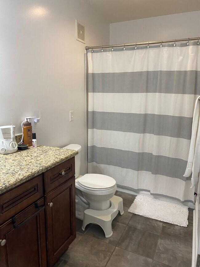 Building Photo - 246 White Bridge Pike