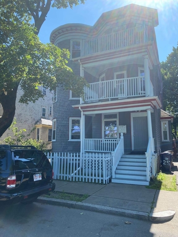 Building Photo - 25 Wainwright St