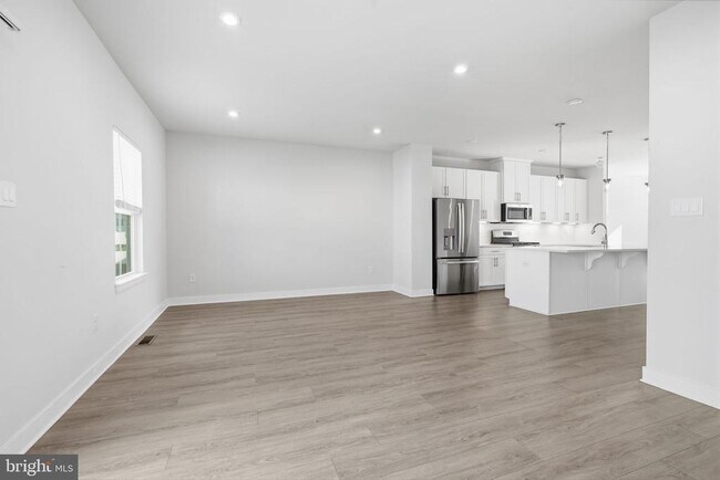 Building Photo - 30 Dolcie Ln