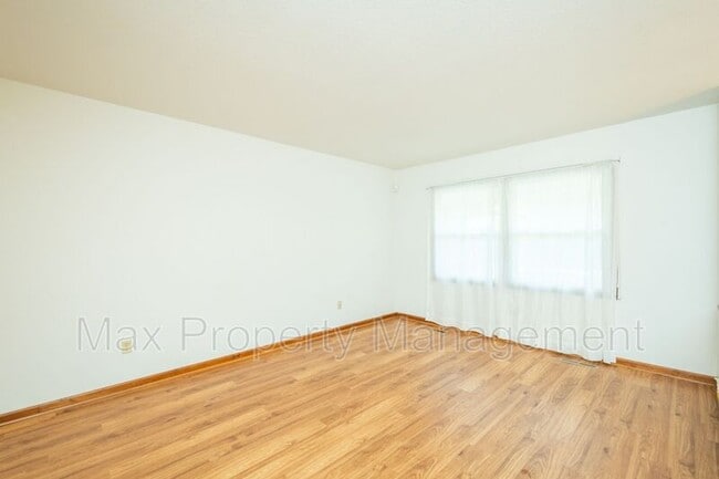 Building Photo - 5315 Merced St