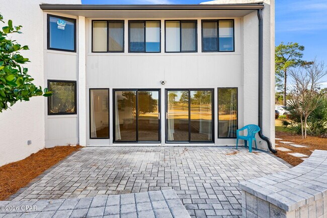 Building Photo - 4726 Bay Point Rd