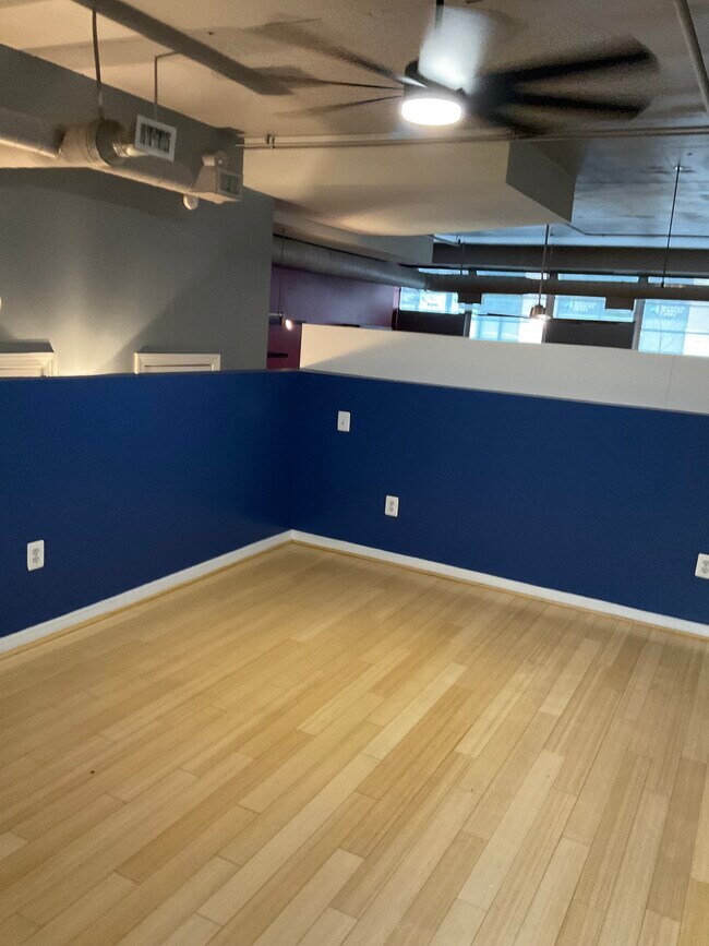 Building Photo - 701 Lamont St NW