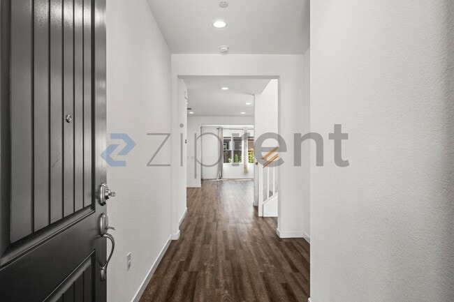 Building Photo - 136 Willowrun Wy