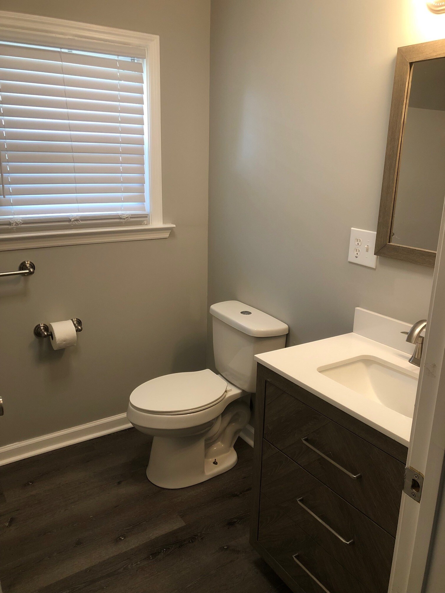 Building Photo - 605 N Adair Street Apt #4