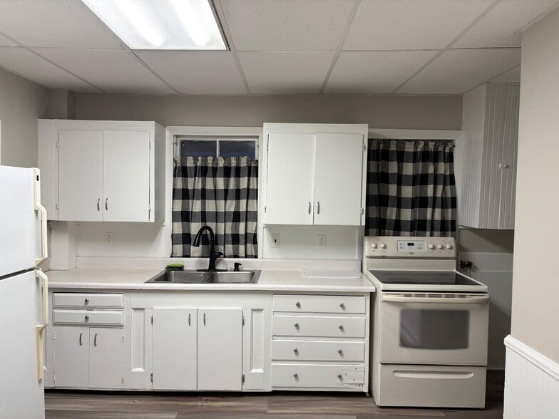 Building Photo - 98 High St