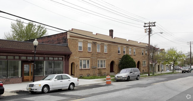 Primary Photo - 718-726 W Maple Ave