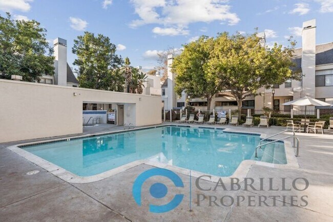 Building Photo - 2236 River Run Dr