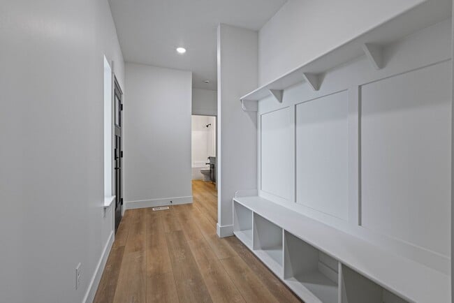 Building Photo - NEW BUILD 3-BED, 2-BATH UPSTAIRS DUPLEX UN...
