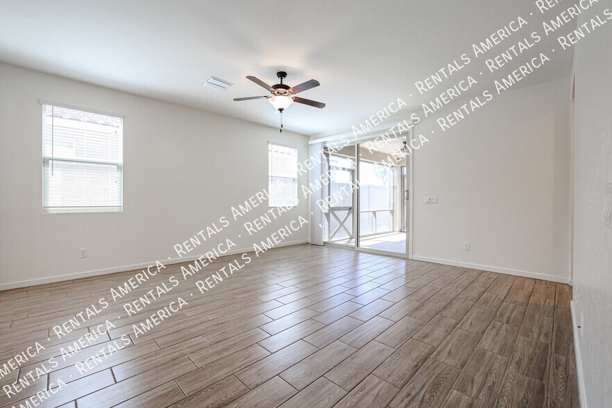 Building Photo - 9826 W Trumbull Rd