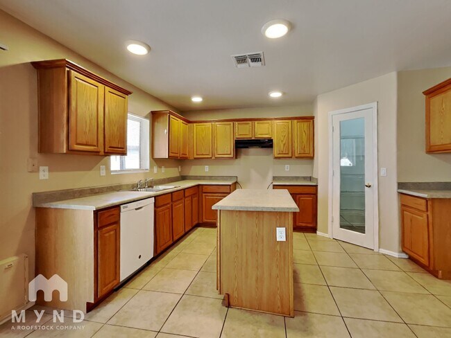 Building Photo - 12510 W Charter Oak Rd