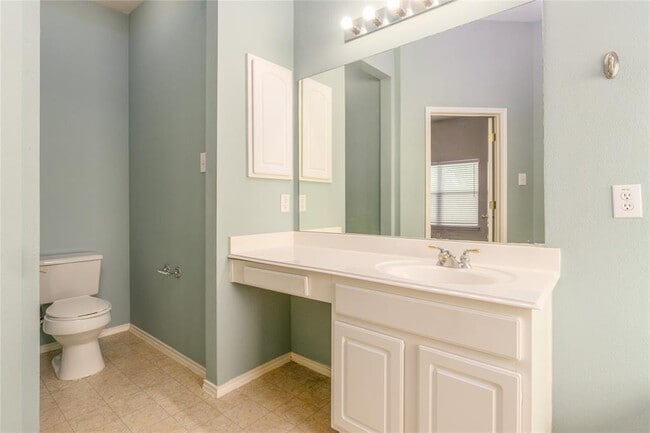 Building Photo - 116 Amberwood Ct