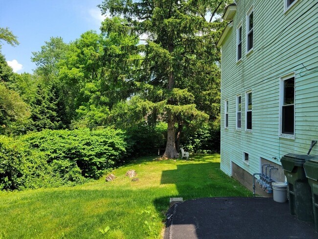 Building Photo - 85 Boyce St